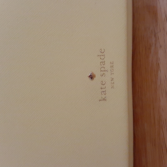 Kate Spade Sadie Crossbody bag. - Picture 2 of 8